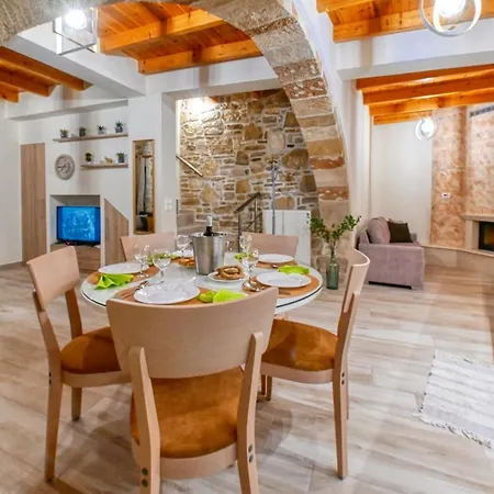 Petros Luxury Traditional House - *
