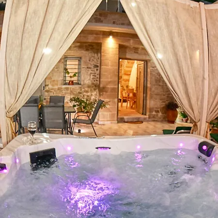 Villa Petros Luxury Traditional House -